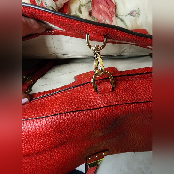 NWOT Michael Kors pebble leather red studded hand or shoulder bag - Picture 13 of 13